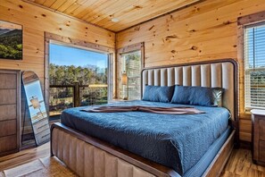 Desk, iron/ironing board, travel cot, free WiFi - Cozy 5BD Pool Cabin | Theater + Hot Tub + Location (Sevierville)