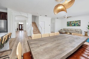Interior - The Azure Villa 5br 3.5 bath heated pool hot tub close to Gulf Beach Clearwater (Seminole)