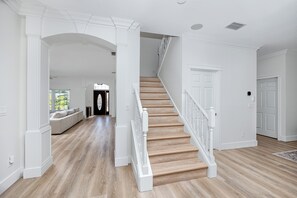 Interior - The Azure Villa 5br 3.5 bath heated pool hot tub close to Gulf Beach Clearwater (Seminole)