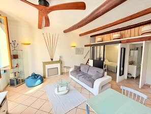 House | Living room - Apartment in the Center of Antibes (Antibes)