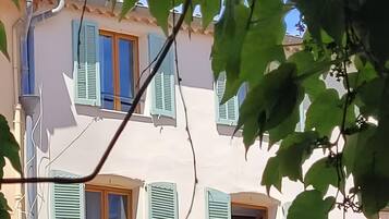 House | Exterior detail