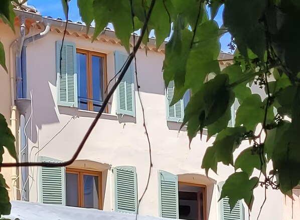 House | Exterior detail - Apartment in the Center of Antibes (Antibes)