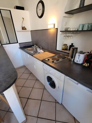 House | Private kitchen - Apartment in the Center of Antibes (Antibes)