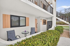 Terrace/patio - 5 Miles from Fort Myers Beach, 2/2 Condo Sleeps up to 6 (Fort Myers)
