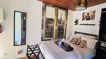 1 chambre, coffres-forts dans les chambres, fer et planche à repasser