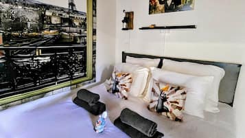 1 chambre, coffres-forts dans les chambres, fer et planche à repasser