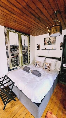 The Ratatouille family room, 5 minutes from Disneyland Paris!