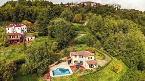 Exterior - Stunning Villa with Infinity Pool & Panoramic Views over Bagni di Lucca (Bagni di Lucca)