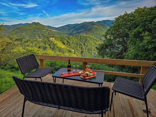 Stunning Villa with Infinity Pool & Panoramic Views over Bagni di Lucca