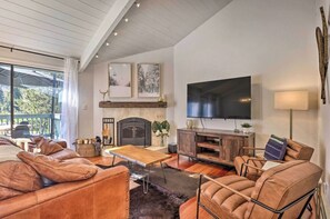 Télévision, cheminée