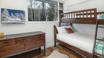 3 bedrooms, WiFi, bed sheets