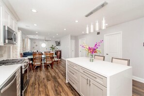 Interior - Lovely, spacious & peaceful 3-bedroom house in New Orleans w AC & outdoor space. (New Orleans)