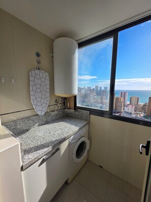 Interior - apartment with sea views Levante beach - Swimming pools, parking and free Wifi (Benidorm)