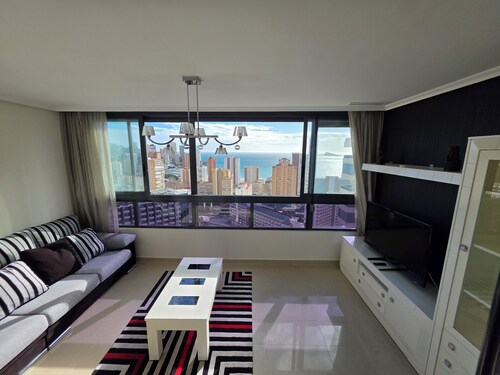 apartment with sea views Levante beach - Swimming pools, parking and free Wifi