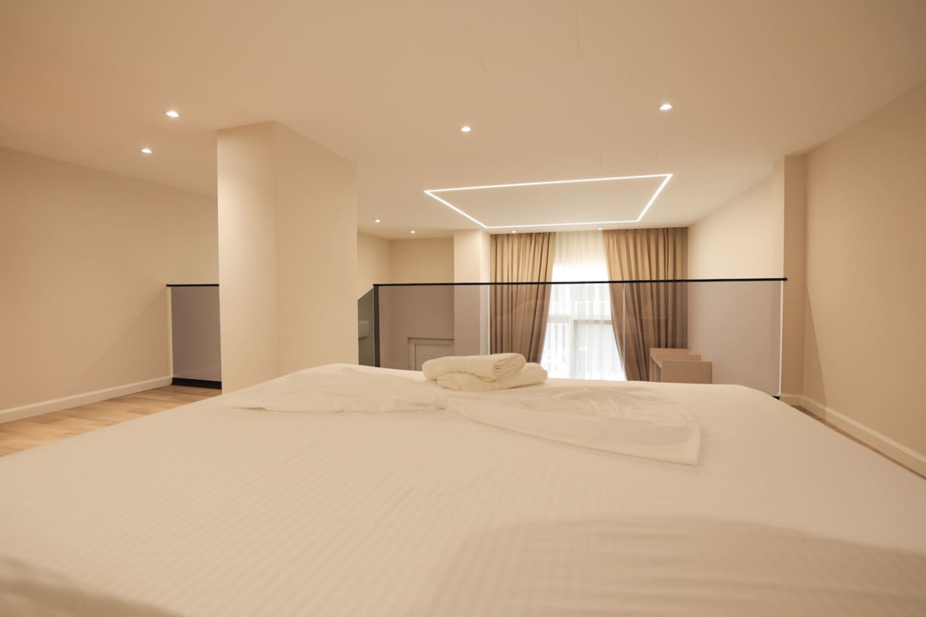 1 soverom, skrivebord og wi-fi (inkludert)