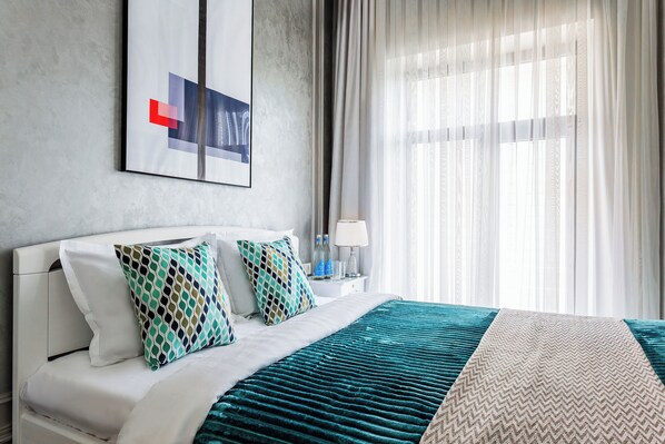 Silitysrauta/-lauta, Wi-Fi, vuodevaatteet