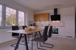 Kühlschrank, Ofen, Herdplatte, Geschirrspüler