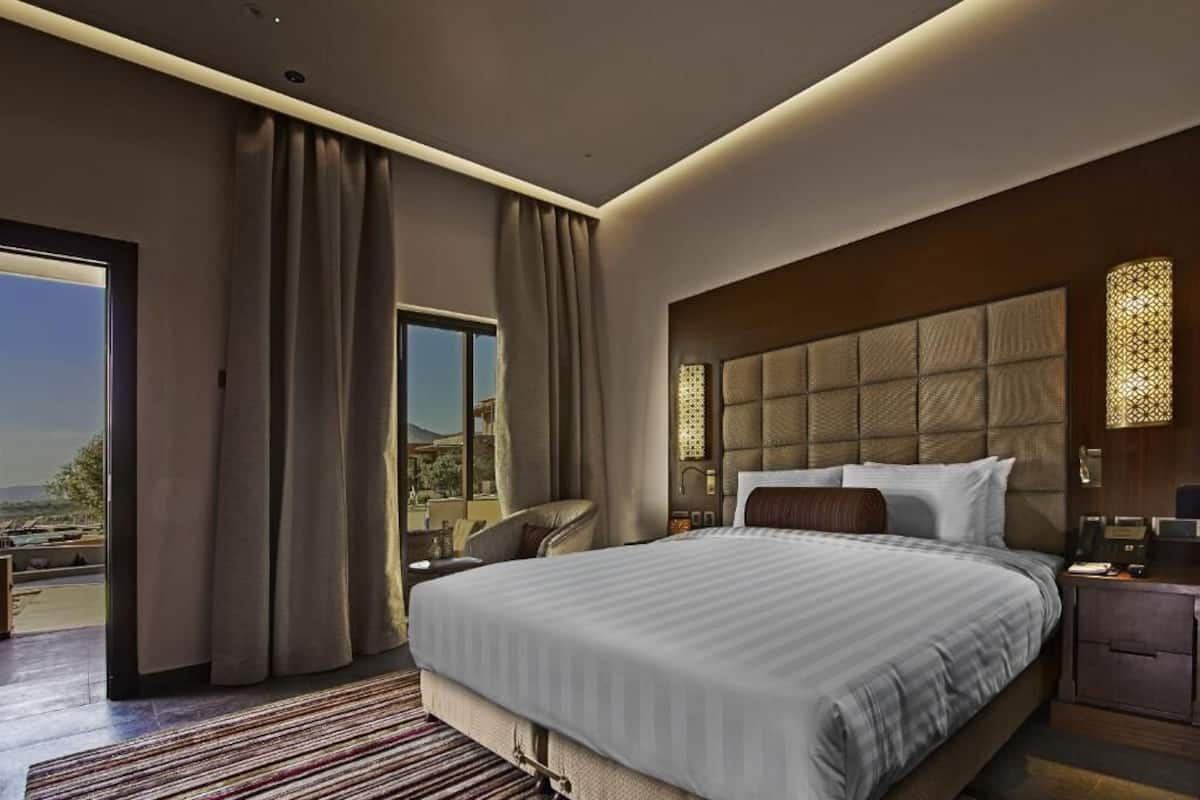 Coffres-forts dans les chambres, bureau, rideaux occultants