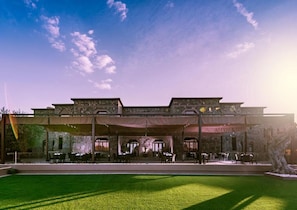 Tempat makan outdoor