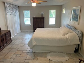 5 Schlafzimmer, Bügeleisen/Bügelbrett, WLAN, Bettwäsche