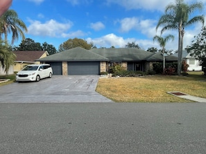 Exterior - Enjoy the Daytona 500 or Bike Week w/ friends at this Port Orange 5 bed home. (Port Orange)