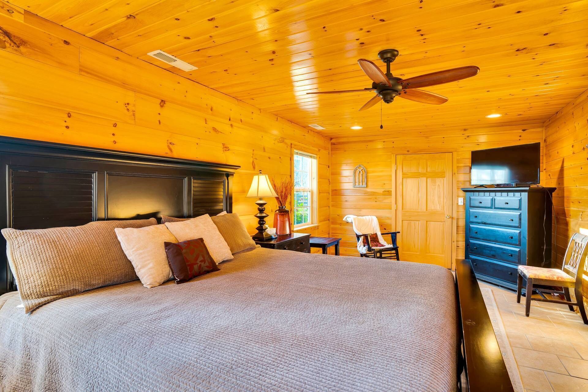 5 bedrooms, iron/ironing board, WiFi