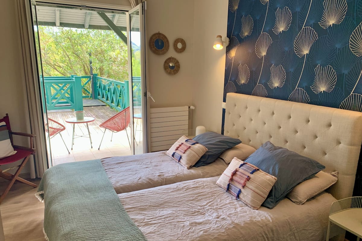 Chambre Confort avec lits jumeaux, vue sur la montagne (Ginko) | Décor unique, ameublement unique