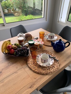 Dining - Villa Ongizatea (Urrugne)