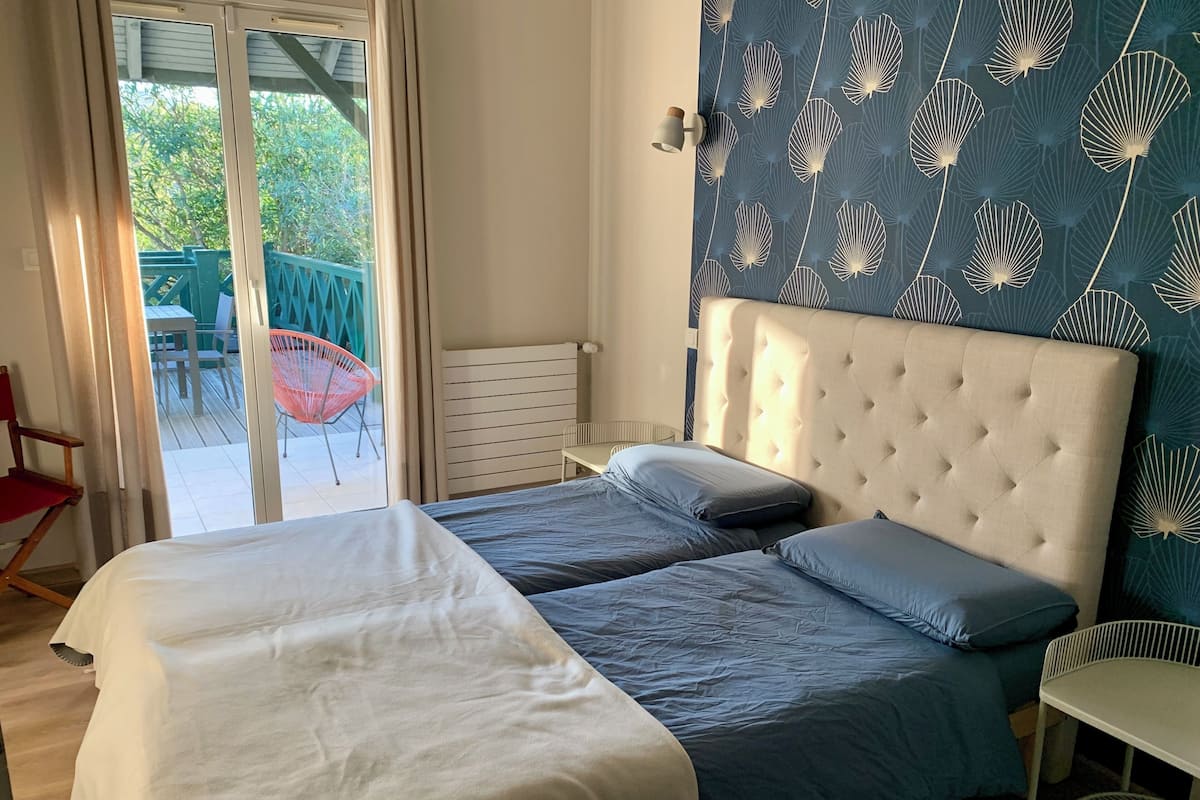 Comfort Twin Room, Mountain View (Ginko) | Iron/ironing board, free WiFi