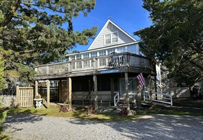 Exterior - Windswept: Centrally Located with Amazing Decks and Porches (Ocracoke)