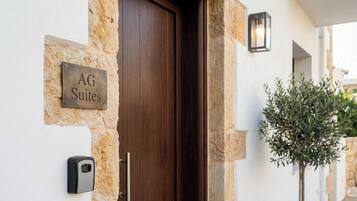 Luxury Penthouse, Beach View | Exterior detail