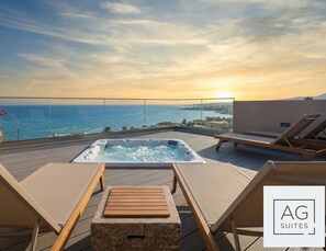 Luxury Penthouse, Beach View | Teres/patio