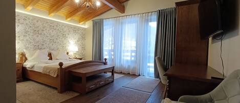 Deluxe Double Room | Free WiFi