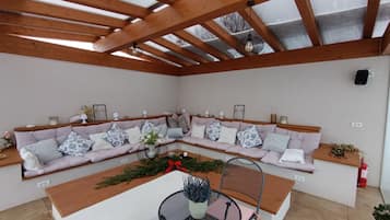 27-inch Smart TV with digital channels