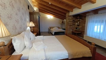 Deluxe Double Room | Free WiFi