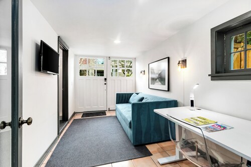 Montlake Studio in Spite House