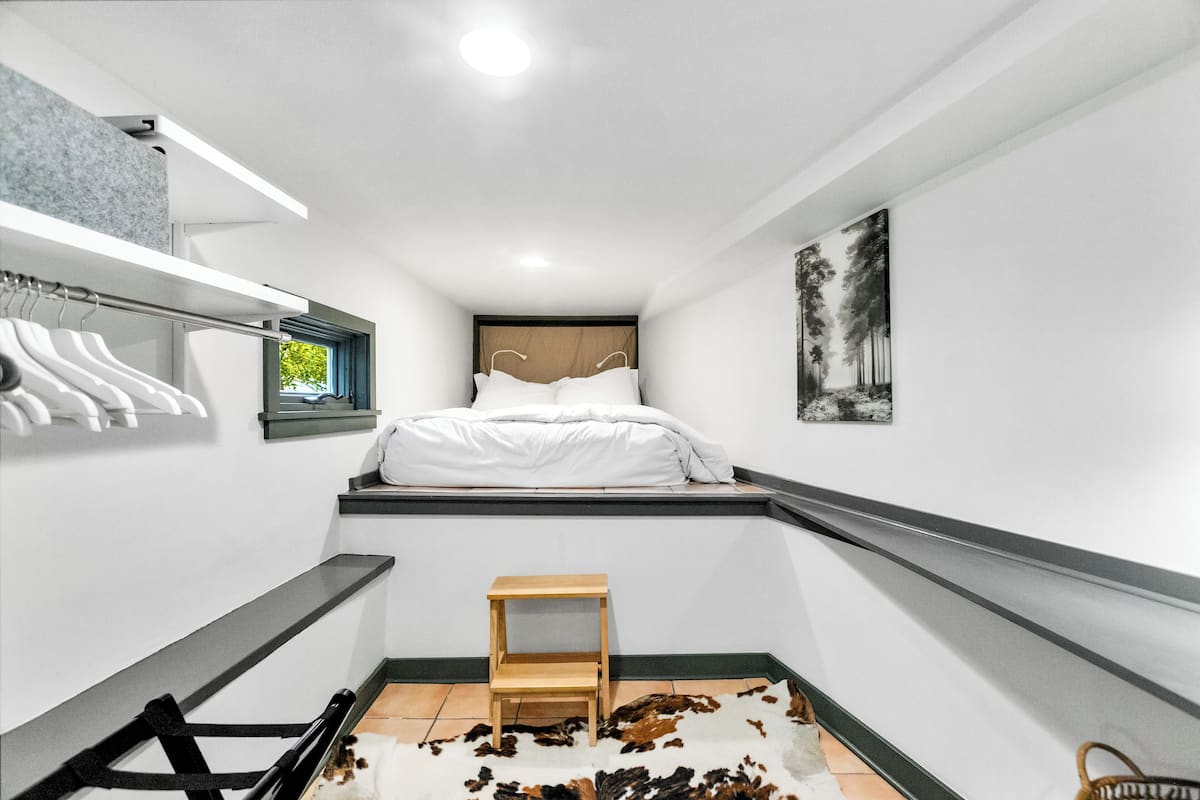 Comfort Studio | Laptop workspace, free WiFi