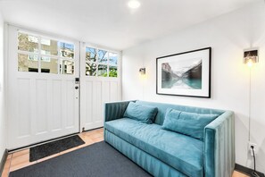 Comfort Studio | Living area