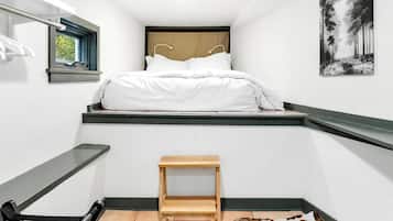 Laptop workspace, free WiFi