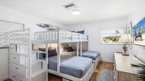 3 bedrooms, WiFi, bed sheets - Indulge in your Marco Island Haven. (Marco Island)