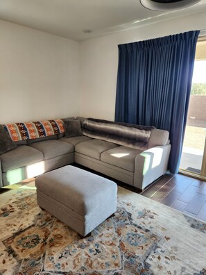 Living area - Casa Limpia Tucson! (Tucson)
