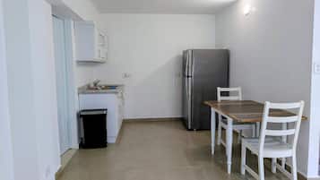 Studio (01) | Interior