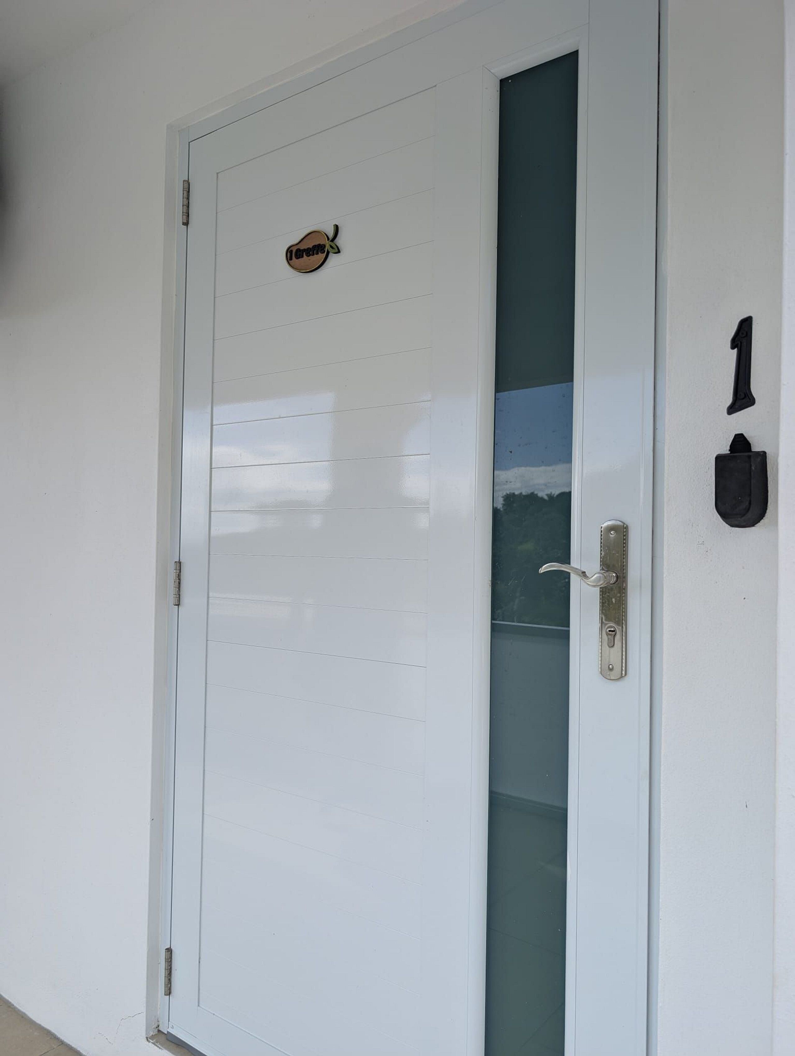 Eenvoudige studio | Details aan de buitenkant