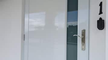 Eenvoudige studio | Details aan de buitenkant