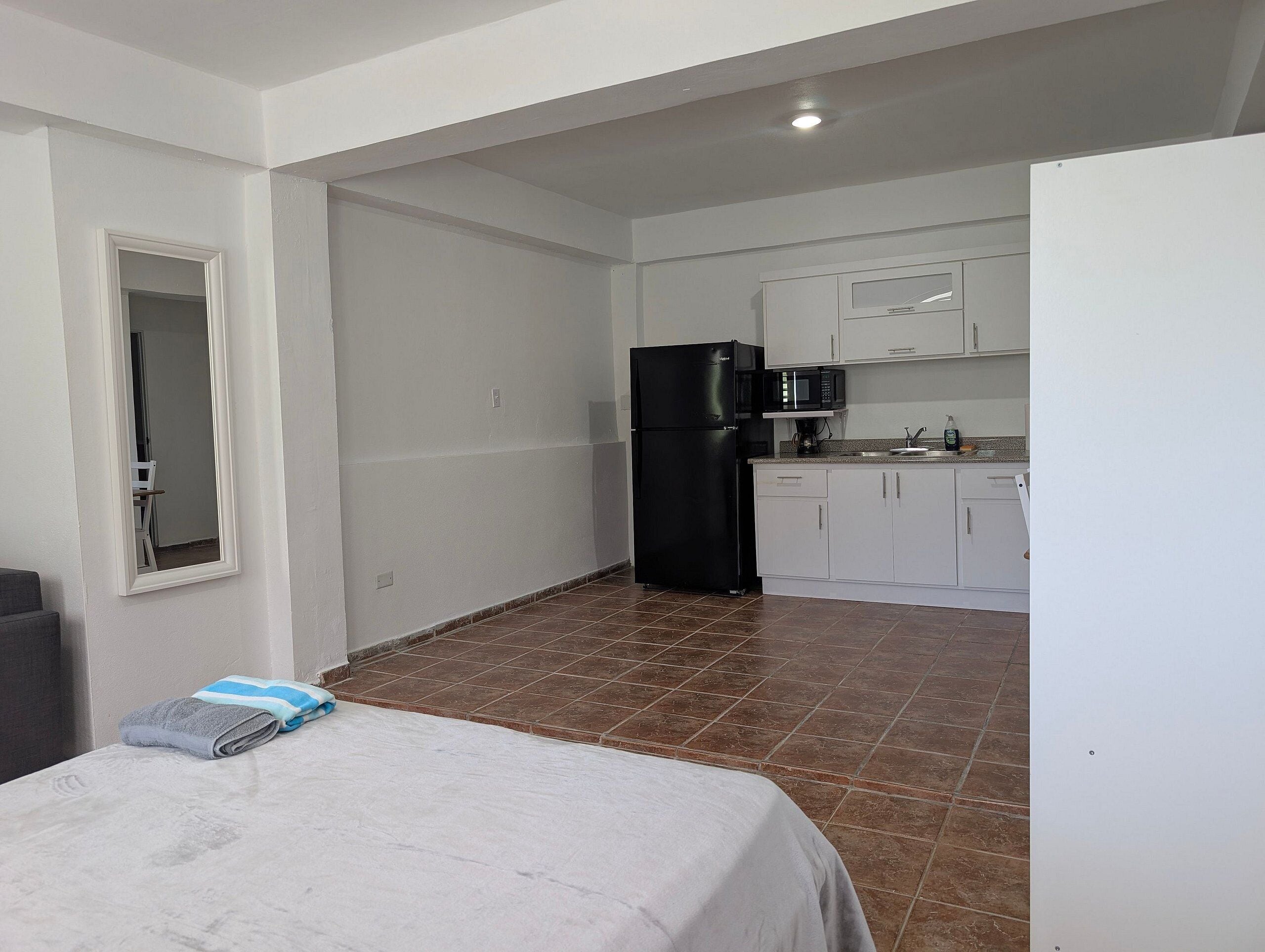 Desk, laptop workspace, iron/ironing board, free WiFi