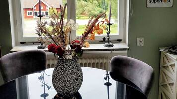 Appartement, 2 slaapkamers, uitzicht op tuin | Dineren