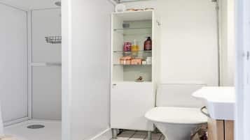Apartamento, 2 habitaciones, vistas al jardín | Baño