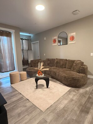 Smart TV - Cozy 1-bedroom apartment Downtown Birmingham (Birmingham)