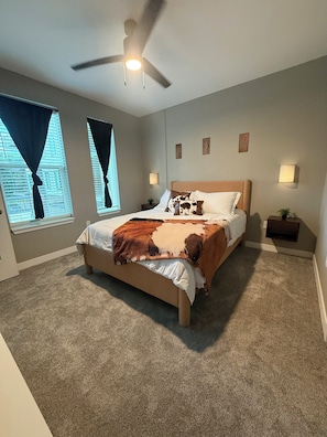 Iron/ironing board, WiFi, bed sheets, wheelchair access - Cozy 1-bedroom apartment Downtown Birmingham (Birmingham)