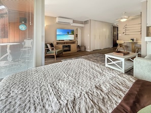 1 bedroom, iron/ironing board, WiFi, bed sheets - Golf & Relax! Lake Views! Next door to Diamondhead Country Club! Studio Condo. (Diamondhead)